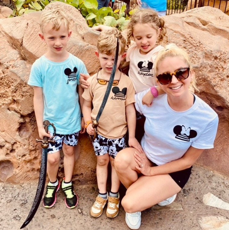 Custom Minnie Name T-shirt ,Girls Disney Set Shorts Tee,Disney Vacation Tee kids & baby Disney Outfit,Kids Mickey tshirt,Girls Disney Outfit