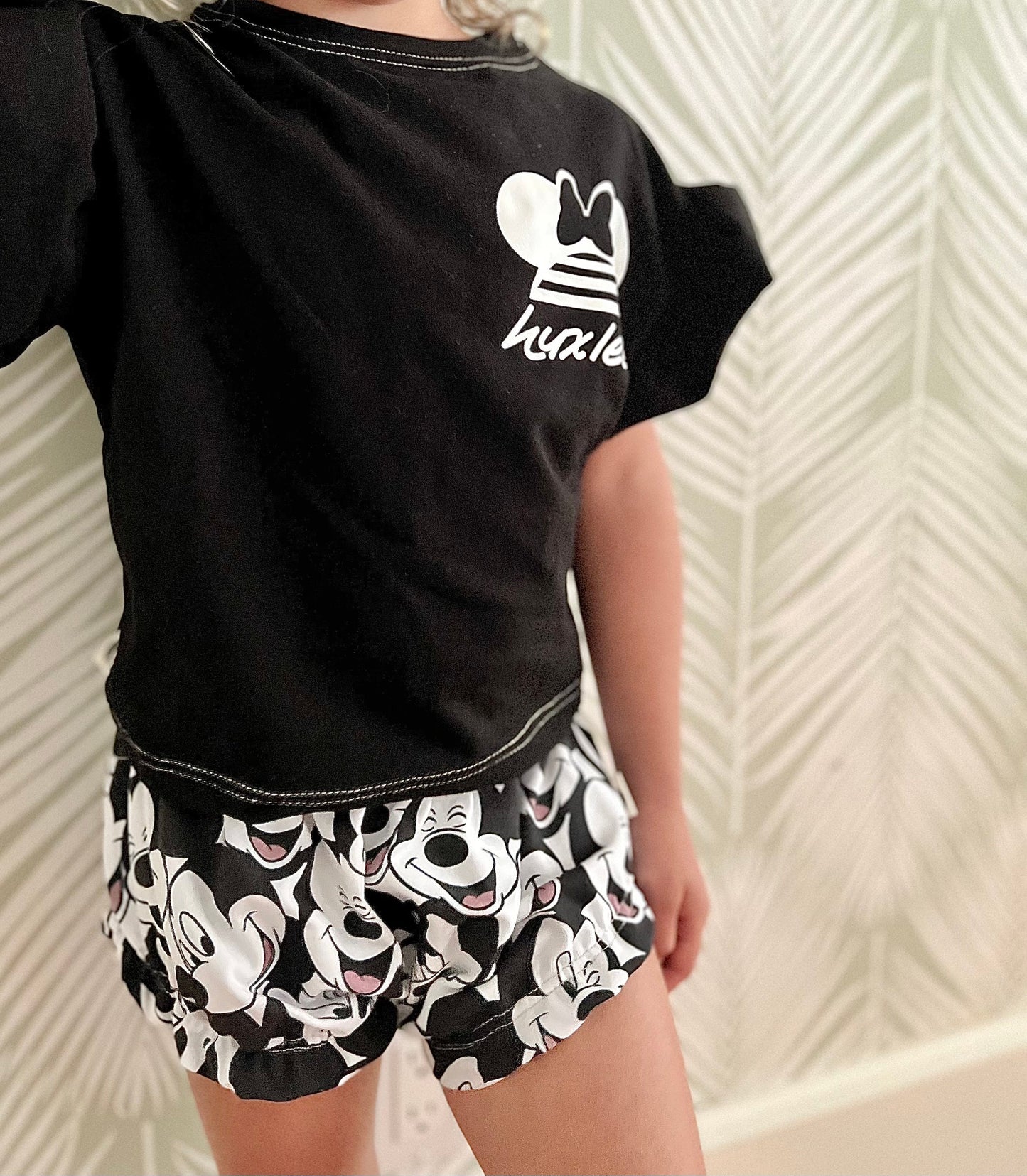 Custom Minnie Name T-shirt ,Girls Disney Set Shorts Tee,Disney Vacation Tee kids & baby Disney Outfit,Kids Mickey tshirt,Girls Disney Outfit