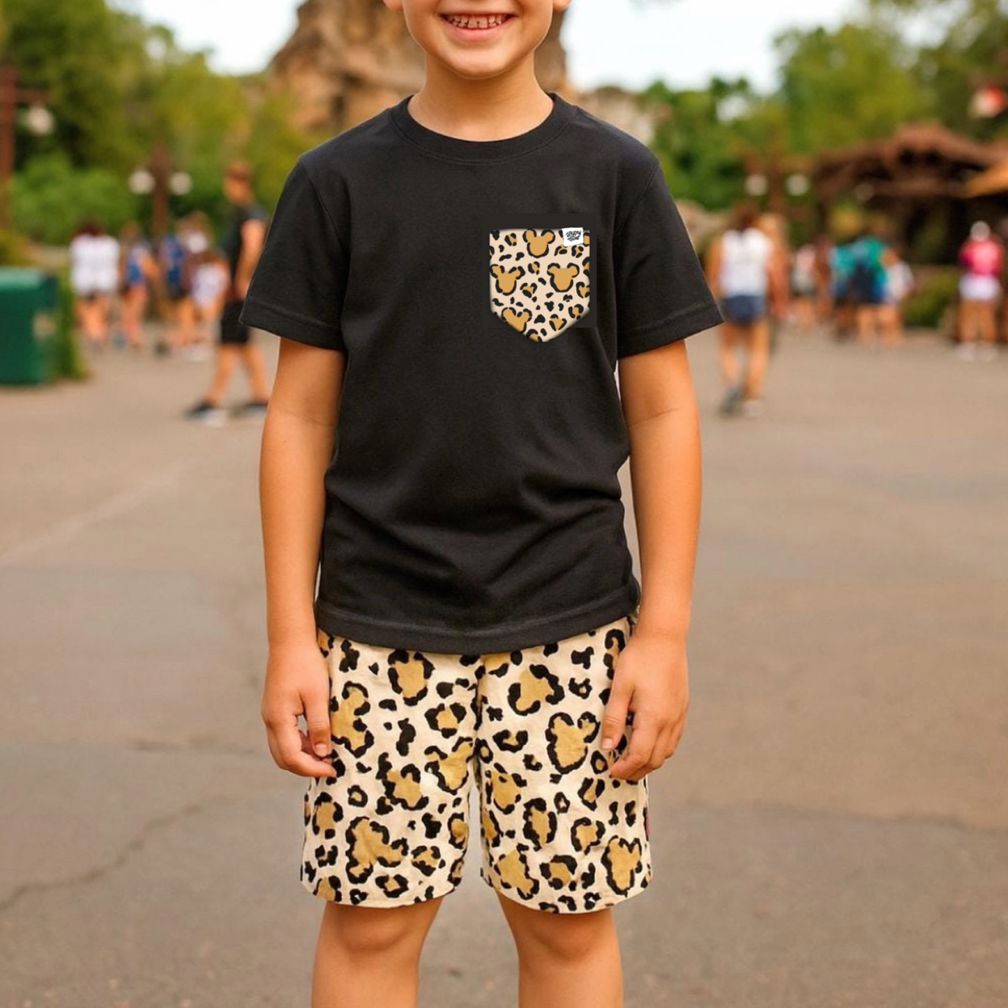 Safari Pocket Tee Family Graphic Tee | Black