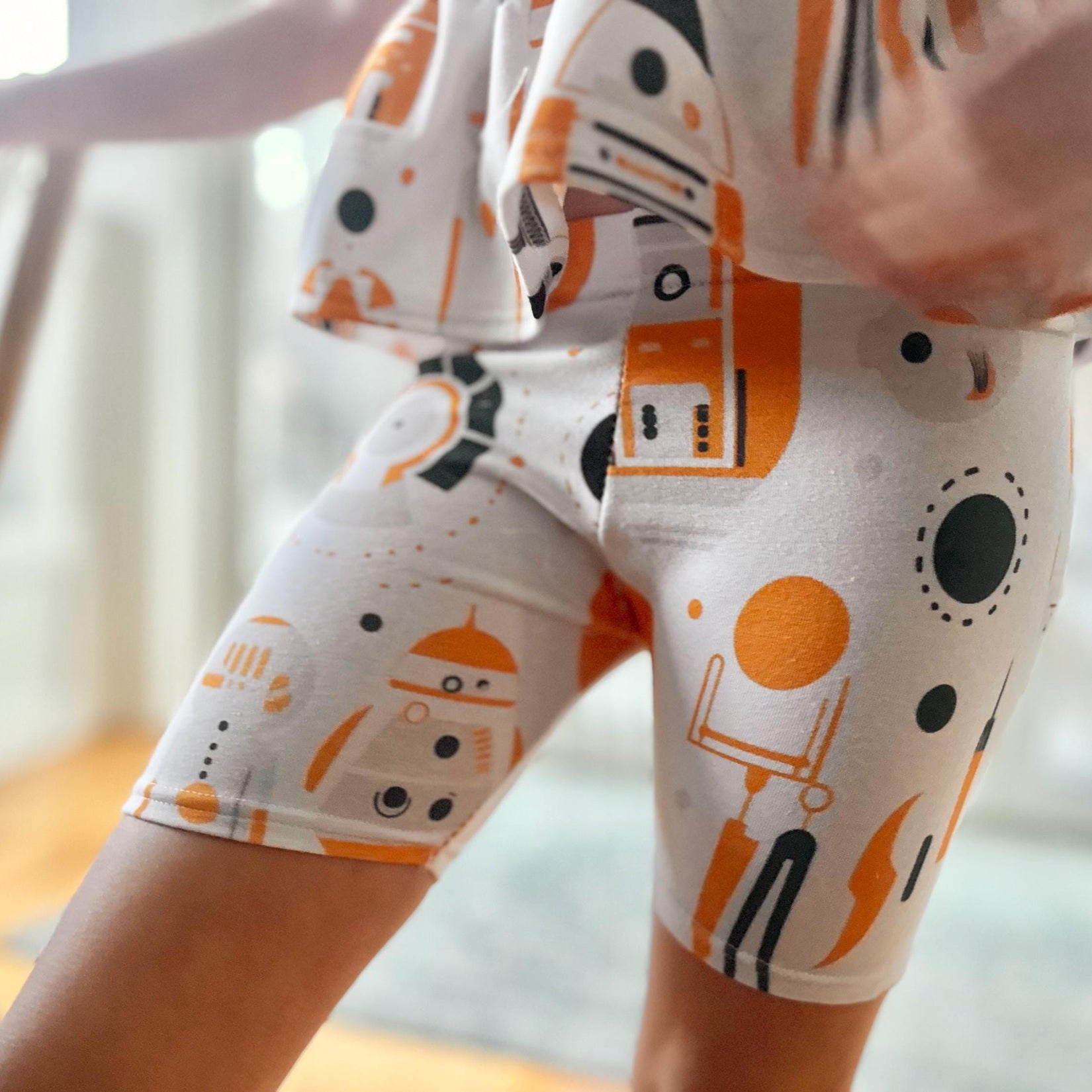 Girls BB8 Space Tank Set, Girls Hollywood Studios Outfit, Girls Disney Vacation Outfit, Disney Trip T-shirt, Girls Starwars Shirt